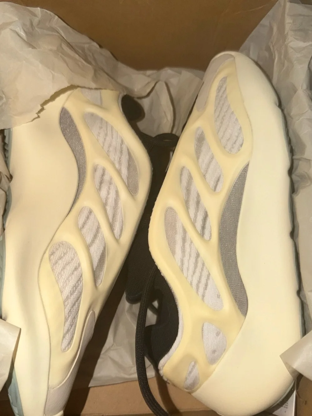 adidas yeezy 700